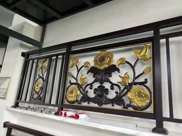 為什么鋁藝陽臺護(hù)欄是很客戶的選擇？